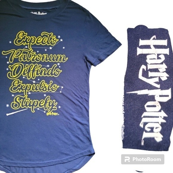 HARRY POTTER SPELLS TEE - M - Picture 1 of 6